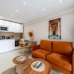 Renovated Flat 250m From The - Town Centre - 2br 6p Lägenhet *