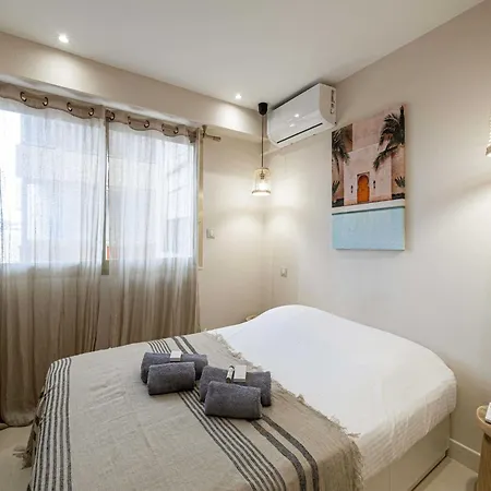 Renovated Flat 250m From The - Town Centre - 2br 6p Lejlighed Antibes