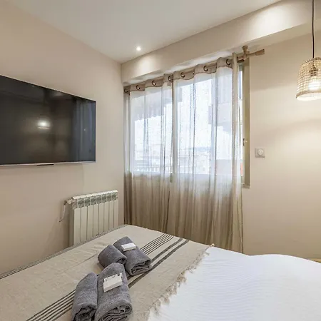 Renovated Flat 250m From The - Town Centre - 2br 6p Apartman