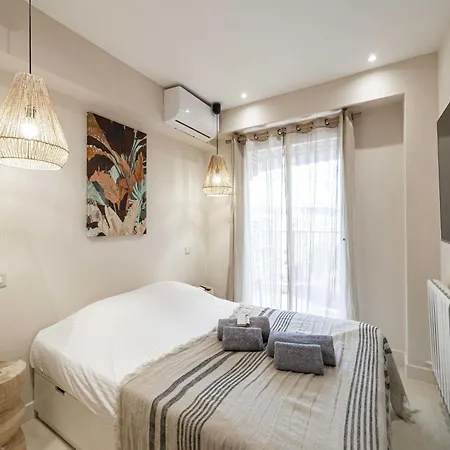 Apartman Renovated Flat 250m From The - Town Centre - 2br 6p *