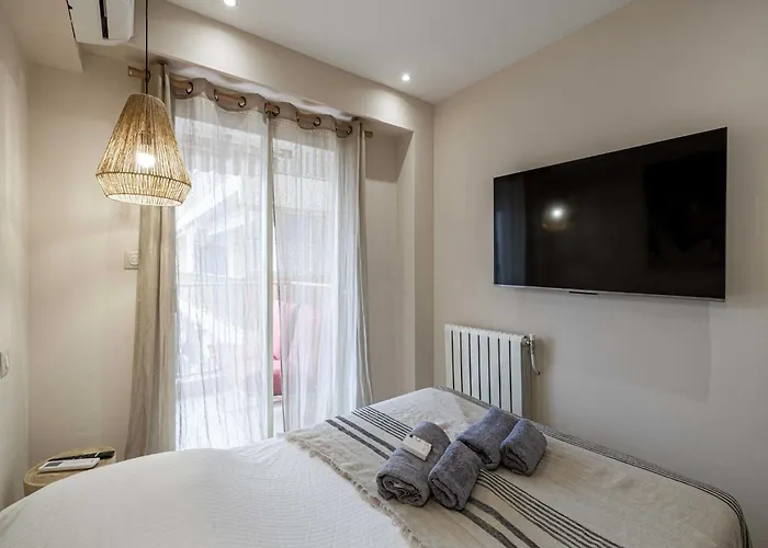 Renovated Flat 250m From The - Town Centre - 2br 6p *