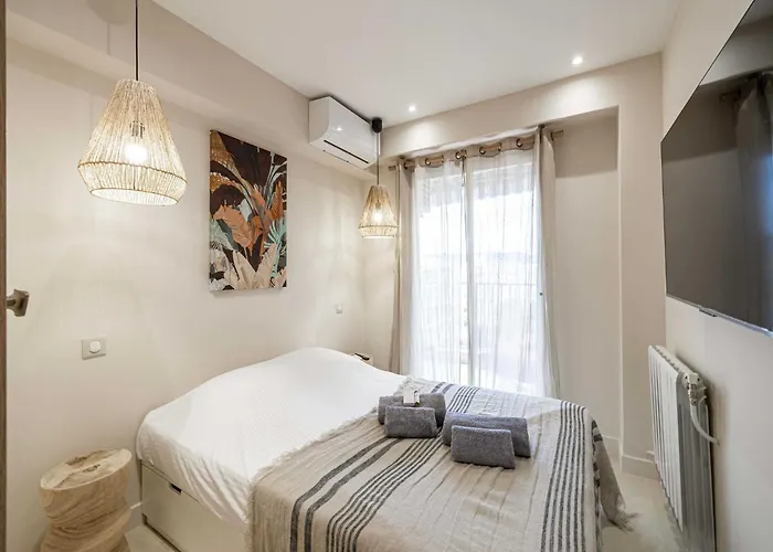 Lejlighed Renovated Flat 250m From The - Town Centre - 2br 6p *