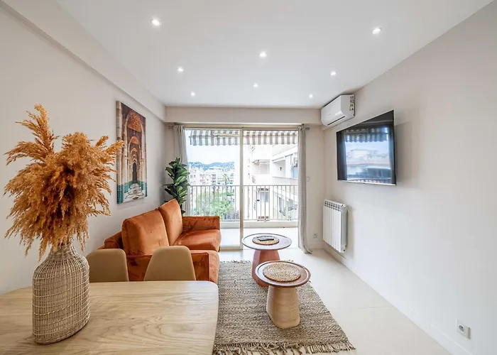 Lejlighed Renovated Flat 250m From The - Town Centre - 2br 6p