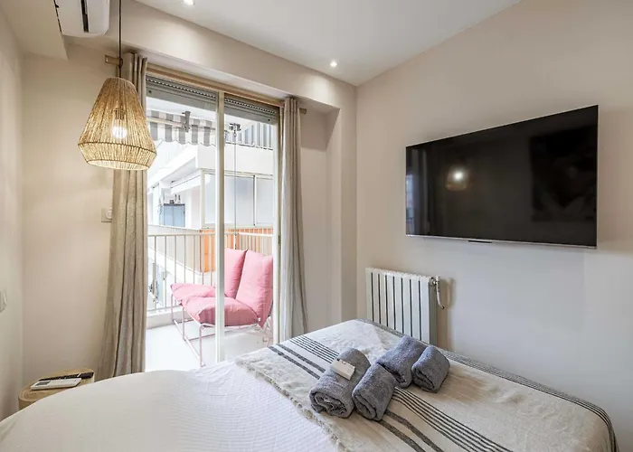 Lejlighed Renovated Flat 250m From The - Town Centre - 2br 6p Antibes